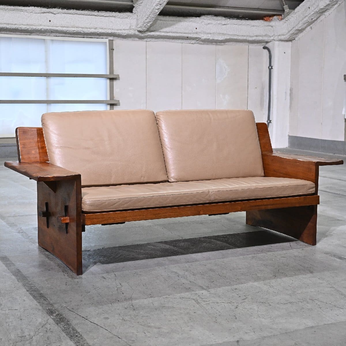 ポルトローナフラウ「Talus/タルス」2人掛 本革 ラブ 2P ソファ Poltrona Frau 100万「Talus/タルス」2人掛けソファ 本革 ラブ