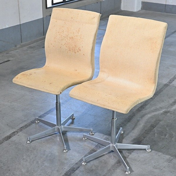 デンマーク王国 Fritz Hansen 80万「OXFORD」 女性議長 2脚書き割り B Arne Jacobsen 1人掛け フリッツハンセン オックスフォード アルネヤコブセン【中古調度品/中古室内装飾/USED調度品ユーズド調度品/再利用】