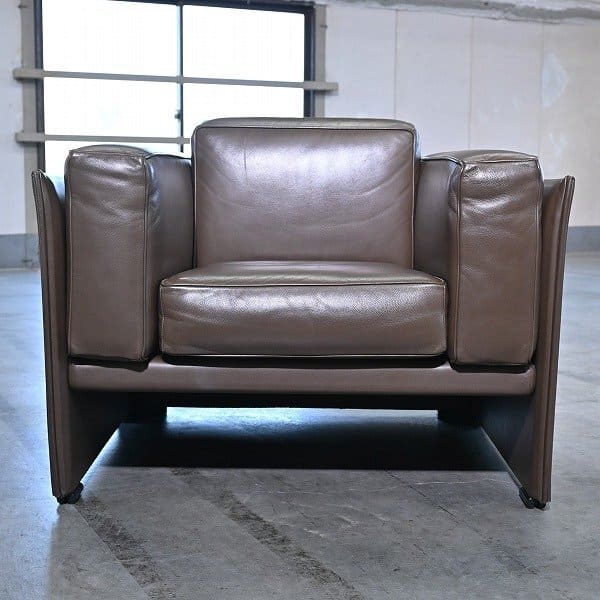 Cassina 105万「405 DUC」待ち合い室ひじ掛けいす C MARIO BELLINI 1人掛け 本革 リビング 寝椅子 カッシーナ マリオ・ベリーニ デュック【中古調度品/中古室内装飾/USED調度品ユーズド調度品/再利用】