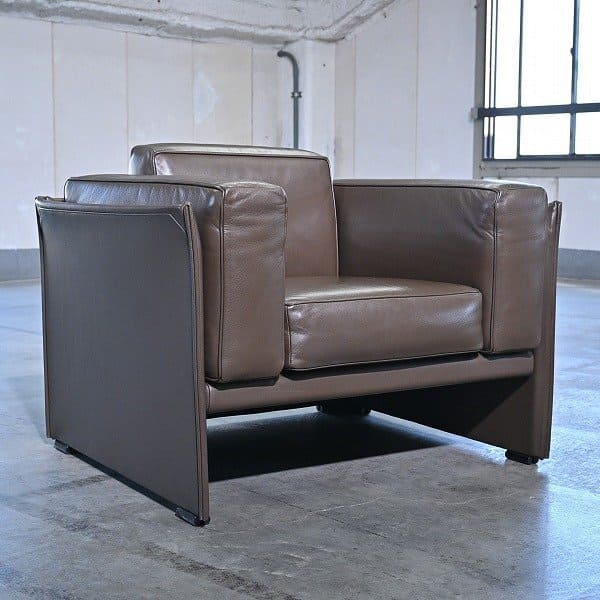 Cassina 105万「405 DUC」待ち合い室ひじ掛けいす A MARIO BELLINI 1人掛け 本革 リビング 寝椅子 カッシーナ マリオ・ベリーニ デュック【中古調度品/中古室内装飾/USED調度品ユーズド調度品/再利用】