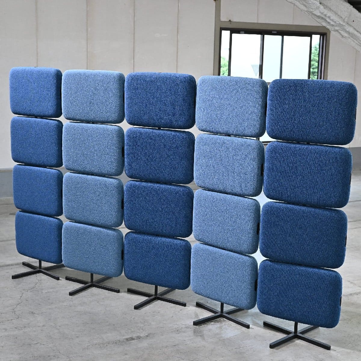 Knoll 135万「Telly Screen/テリースクリーン」パーテーション 4枚 5列 David Rockwell オフィス サロン 店舗 ワークスペース 事務 ノール【中古家具/中古インテリア/USED家具ユーズド家具/リサイクル】｜中古家具の ｍａｒｕ 店 173,500円