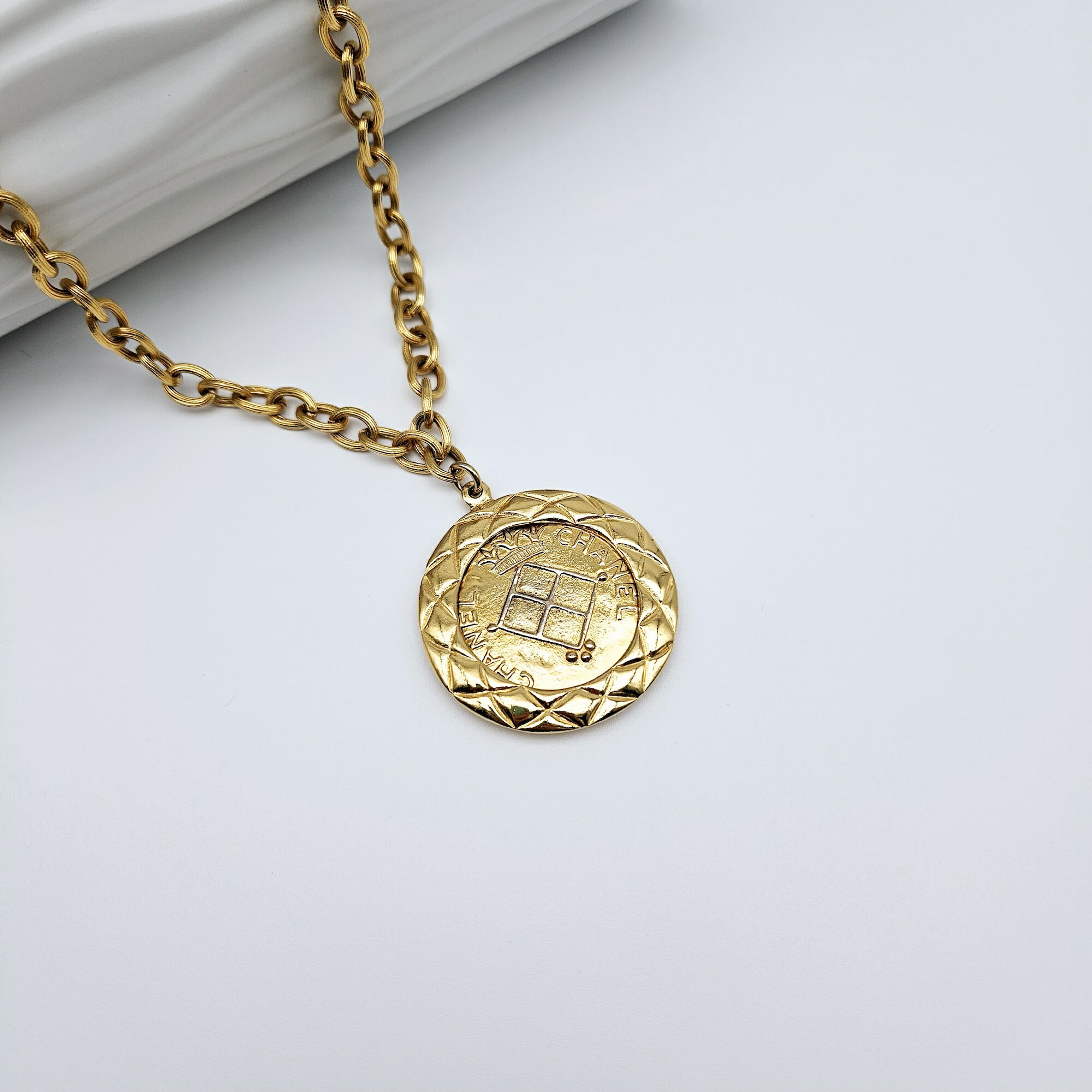 楽天市場】質屋 CHANEL シャネル ライオン ゴールド金具 ヴィンテージ