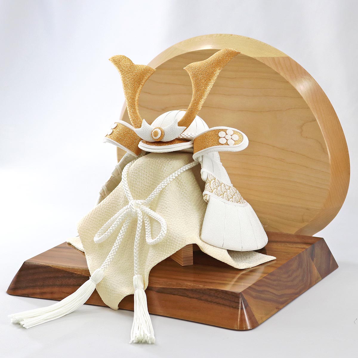五月人形 兜飾り 兜飾り 兜飾り White Style ちりめん兜 白金 兜 金鍬 高級木材使用台屏風 Gobz E2557w11コンパクト おしゃれ 兜飾り 兜 5月人形 端午の節句 人形の丸富端午の節句 おしゃれ で かっこいい 五月人形を 兜飾り 兜飾り 送料無料 五月人形 兜飾り 兜飾り 兜飾り White Style ちりめん兜 白金 兜 金鍬 高級木材使用台屏風 Gobz E2557w11コンパクト おしゃれ 兜飾り 兜 5月人形 端午の節句 人形の丸富端午の節句 おしゃれ で かっこいい 五月人形を 兜飾り 兜飾り 送料無料