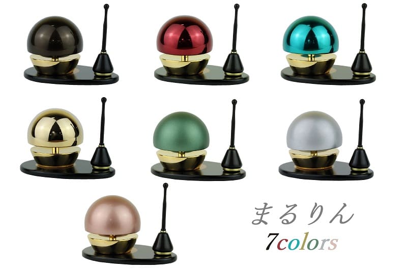 まるりん 1.8寸 3点セット 7色 おりん ( カーキ / ワイン / ブルー / ゴールド / グリーン / シルバー / ピンク ) モダン仏具 真鍮 黒檀 コンパクト ミニ かわいい おしゃれ りん棒 敷板 ミニ仏壇 仏具セット おりんセット お彼岸 父の日｜唐木や　店
