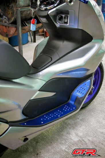 楽天市場 一部国内在庫あり ホンダ Pcx Jf81 Jf84 Pcx150 Kf30 Gtr ステップボード 5色 101055 Masamune楽天市場店