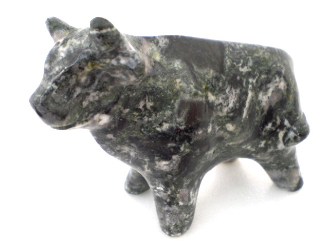 干支　雲南緑　丑　8cm　緑泥片岩【石製品】