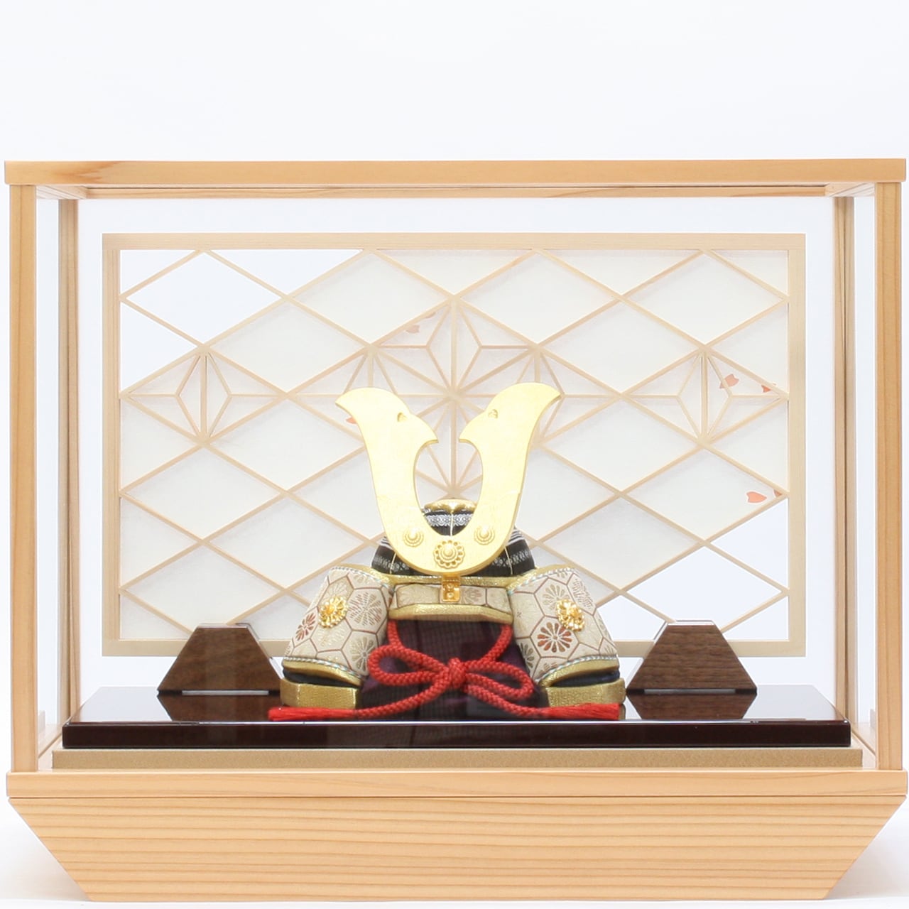 五月あやつり人形｜パウダーコンパクト｜今めかしい｜今めかしい｜室内装飾｜割り増し金｜こだわり｜木目込み｜おすすめ｜執筆者｜言い慣わし芸術士 《商いもの名》木目込みかぶと 容れもの飾りつけ 清輝 正絹博多織 黒