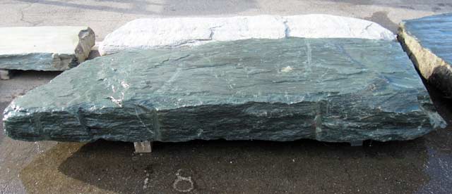 楽天市場】三波石 巨大 延段 踏石 青石 幅約3m30cm 特大 庭石 天然石