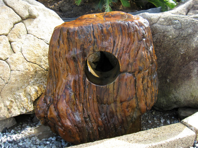 楽天市場】つくばい 手水鉢 水鉢 木化石 珪化木 庭石 天然石 溜まり石