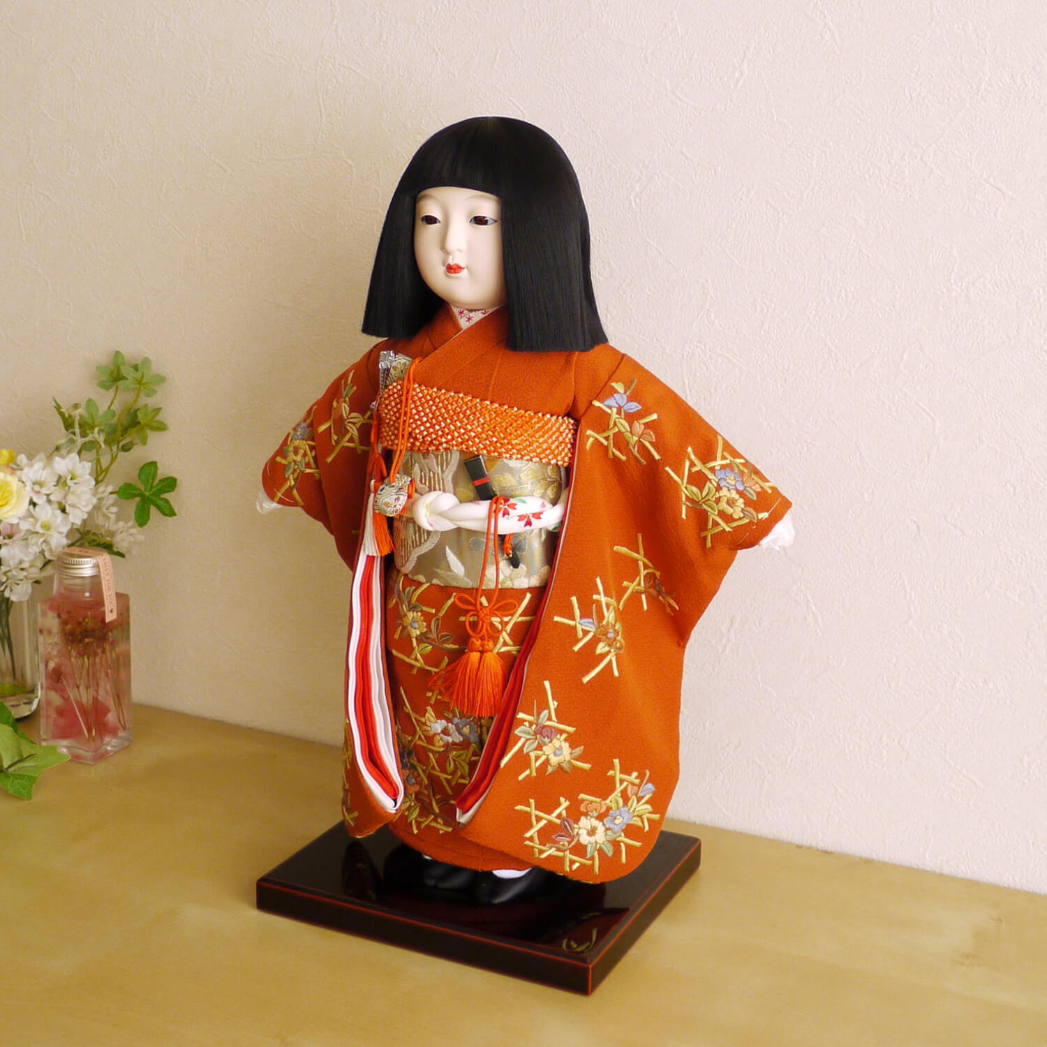 市松人形 オレンジ着物 花刺繍