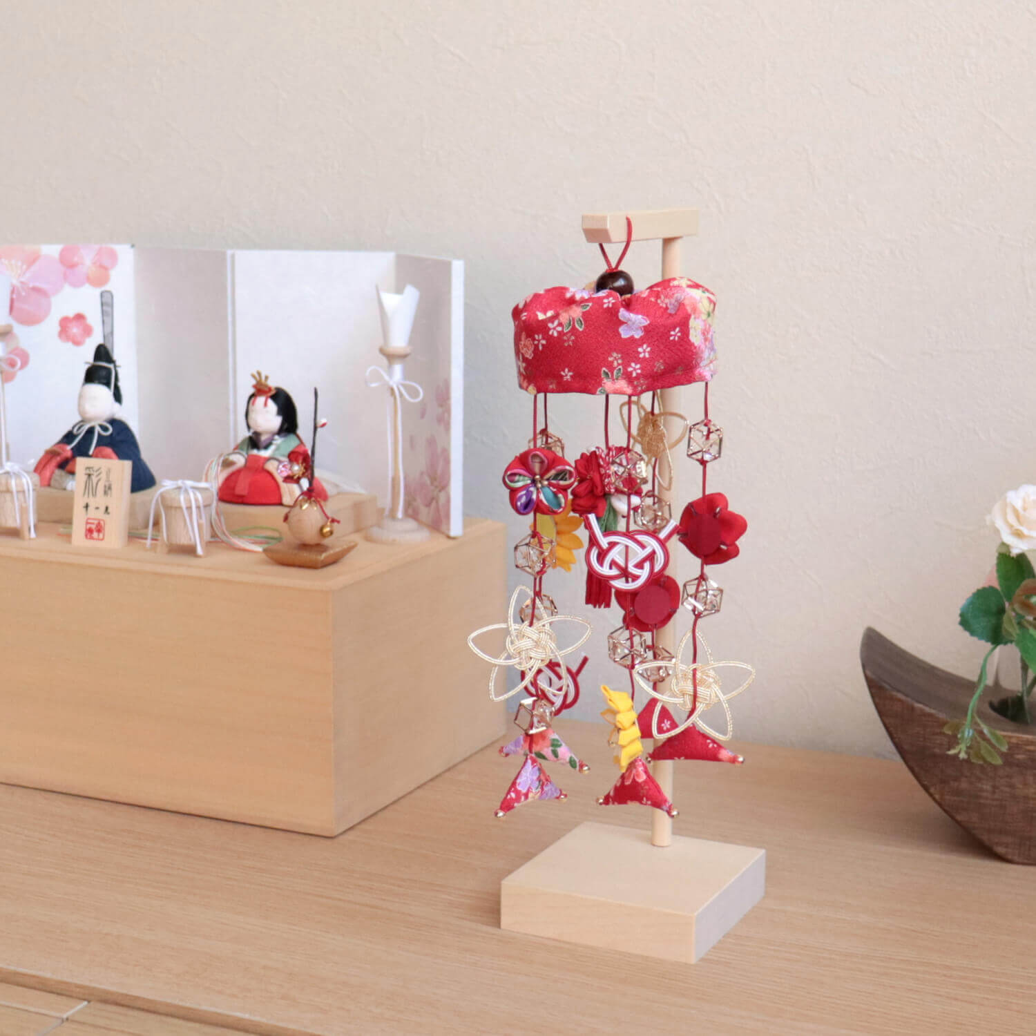 楽天市場】つるし雛 古布正絹 傘花珠下げ飾り 日本製ナチュラル白木 