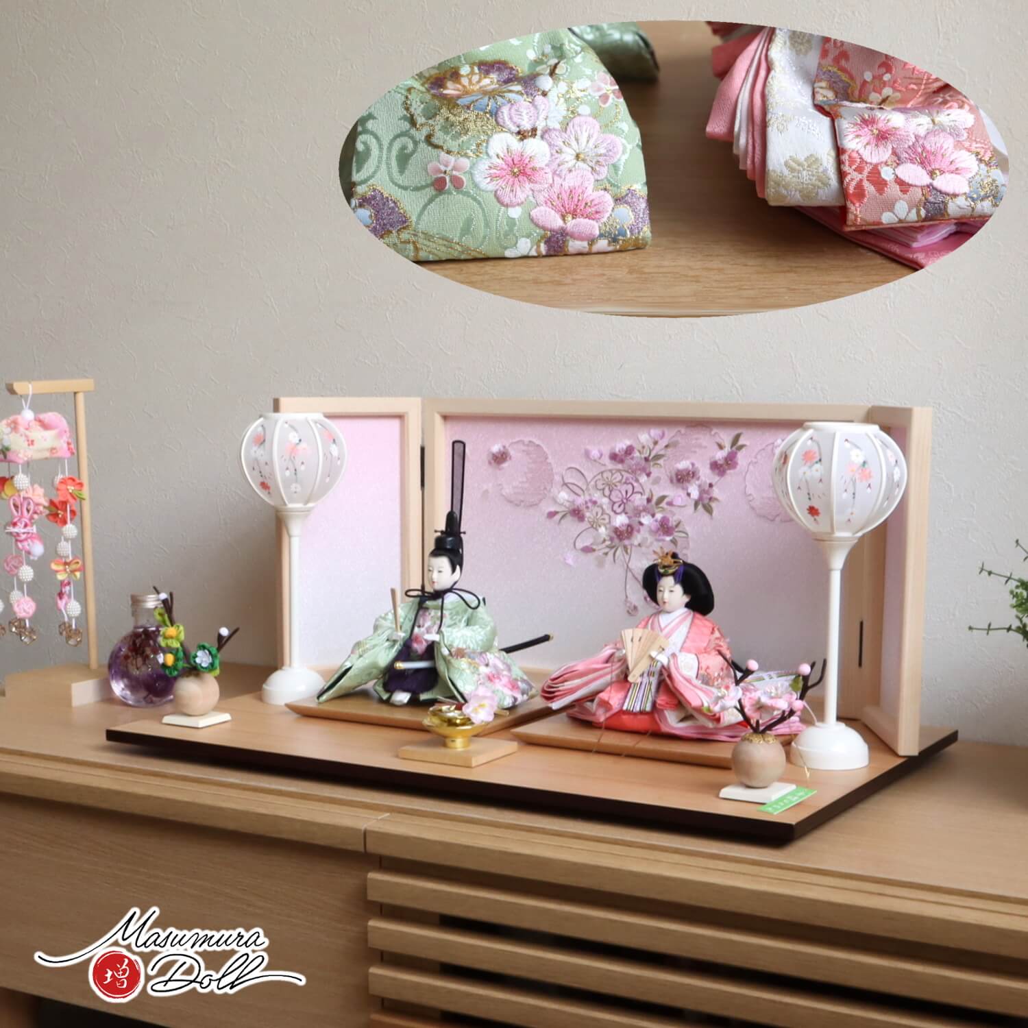 雛人形 コンパクト モダン おしゃれ インテリア ひな人形 おひなさま 華峰 芥子親王 桜刺繍 かわいい お雛様 雛 親王飾り 初節句 増村人形店 MMN2433｜人形の増村　店