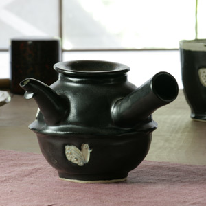 ■黒釉 急須■和食器 陶芸 美濃焼 ティーポット おしゃれきゅうす 茶器 お茶 ポット 急須 きゅうす 結婚祝い プレゼント 素敵 陶器 手作り おしゃれ かわいい モダン 誕生日 お祝い｜また壱陶房