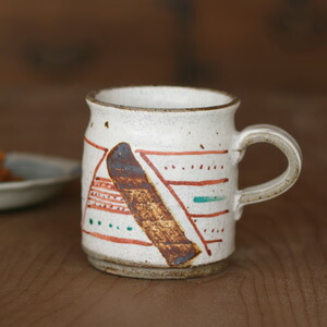■粉引き+赤絵マグカップ■和食器 陶芸 美濃焼 粉引き コップ カップ フリーカップ コーヒーカップ 湯のみ 結婚祝い プレゼント 素敵 陶器 手作り おしゃれ かわいい モダン 誕生日