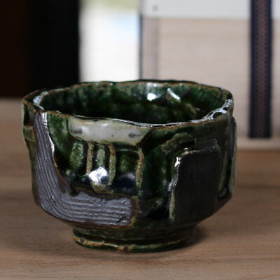 ■織部塗り分け 筒型ぐい飲み（E）■gu55 和食器 陶芸 美濃焼 粉引き 織部焼き 徳利 酒器 冷酒 ぐい飲み ワイン ウイスキー 焼酎 日本酒 お酒 水割り 結婚祝い プレゼント 素敵 陶器 手作り おしゃれ かわいい モダン 誕生日 お祝い