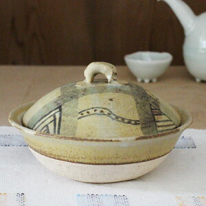 ■一人用黄味がかった線飾り付け土鍋■和食器 陶器作り 陶器作り著作者 土鍋 水炊き土鍋 炊飯器土鍋 寿喜焼 おでん 田の実 鍋物 グラタン 好いたらしい 好いたらしい 差し上げ物 瀬戸もの 手作り 差し上げ物 一緒になるお祭り 食器・カトラリー・グラス-食器