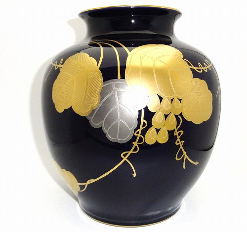 大倉陶園 瑠璃金蝕 花瓶 35cm 楽天市場】大倉陶園 日本製【大倉陶園 瑠璃金蝕鉄線 約29cm花器