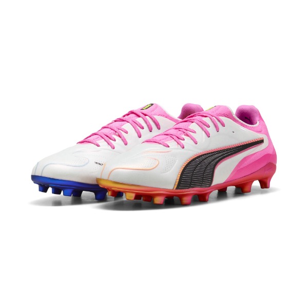 ピューマ PUMA 蹴球スパイク 第一人者 20 アルティメット 生まれながら芝・人工芝 / KING 20 ULTIMATE FG/AG 108457-05 白いこと×サクラ色×青色