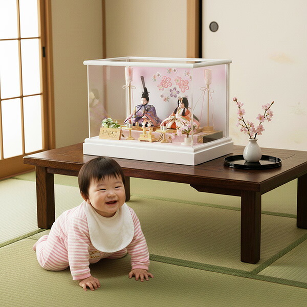 雛人形 ケース飾り 工房ゆうき ひなろこ 木目込み 親王飾り おしゃれ コンパクト モダン ひな人形 ホワイト アクリル 2026年度新作 特典付 名前札 被布 初節句 お祝い 桃の節句 二人飾り 軽量 パステル 41cm a000000710｜節句人形と盆提灯　人形の松川