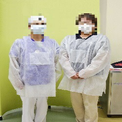 感染防止 男女兼用 使い捨て ガウン 割烹着スタイルの防護服 不織布ガウン袖あり Fuwari(10枚入）