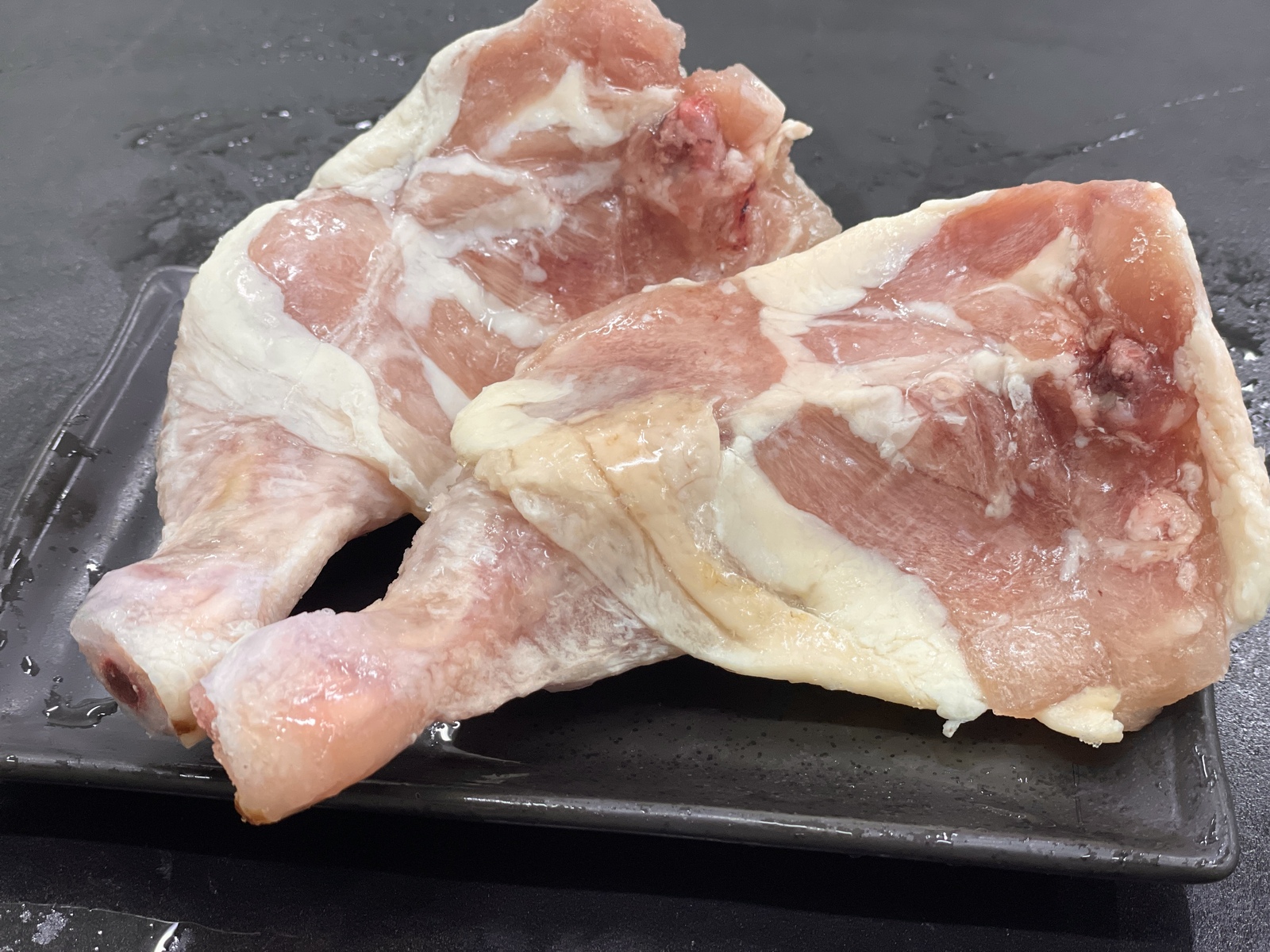 鶏骨付きモモ　チキンレッグ　アメリカ産　220～240g 冷凍　1ケース　13.6kg　(送料別) 約56～60本入　お買い得価格　グルメ　鶏肉
