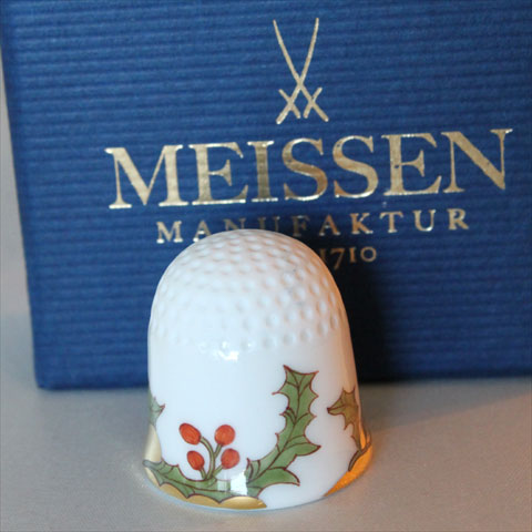 マイセン Meissen ホーリー リーブス Holly Leaves ヒイラギの葉と金彩が素晴らしい お手々絵の具 シンブル 指貫き クリスマス 仕立てもの パッチワーク キルト 寄せあわせ 個条 差し上げ物 差し上げ物 【貨物輸送無料】