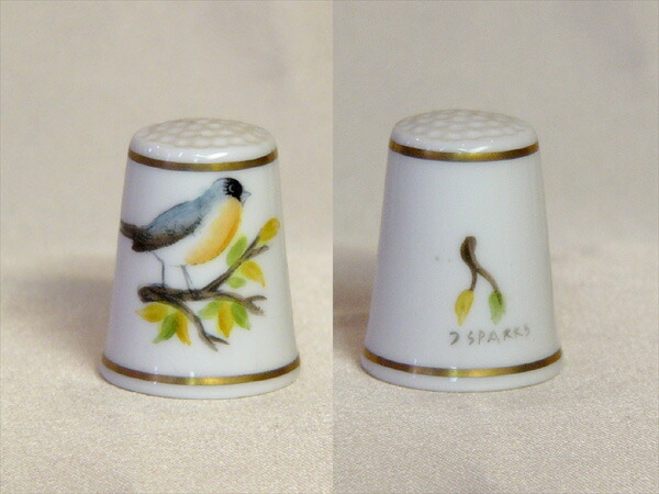 可愛らしい小鳥 バード ハンドペイント 手書き ロイヤル ウースター Royal worcester シンブル 指貫き ソーイング コレクション アイテム プレゼント ヴィンテージ 【中古】 【送料無料】 02P23Sep15 P16Sep15