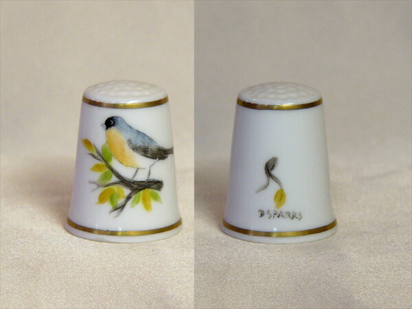 愛くるしげ飛禽 小鳥 お手々絵の具 手描き ロイヤル ウーはやりっ児 Royal worcester シンブル 指貫き 仕立てもの 寄せあわせ 個条 差し上げ物 ヴィンテージ 【中古】 【貨物輸送無料】 02P23Sep15 P16Sep15