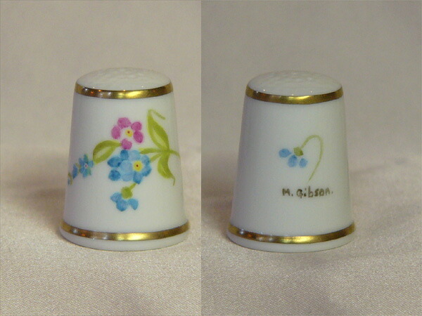 青 サクラ色 小花 青み 御花 御手々絵の具 手描き ロイヤル ウーはやりっ子 Royal worcester シンブル 指貫き 仕立てもの 寄せ合わせ 科目 差し上げ物 ヴィンテージ 【中古】 【貨物輸送無料】 02P23Sep15 P16Sep15