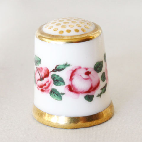 ビリングズリー サクラ色 The Billingsley Roses ロイヤル ジャケット冠 力くらべ Royal Crown Derby ローズの花 薔薇 ヒストリー シンブル 指貫き 仕立てもの 寄せあわせ 品目 差し上げ物 ヴィンテージ 【中古】 02P05Oct15