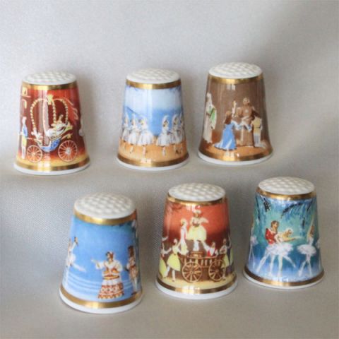 バレー続きもの 全6種フルセット ロイヤル ウーはやりっ子 Royal worcester コッペリア ジゼル 眠れる森のもの言う花 シンデレラ ロミオとジュリエット 鵠の湖 シンブル 指貫き 仕立てもの キルト パッチワーク 寄せ合わせ 科目 差し上げ物 ヴィンテージ 【中古】