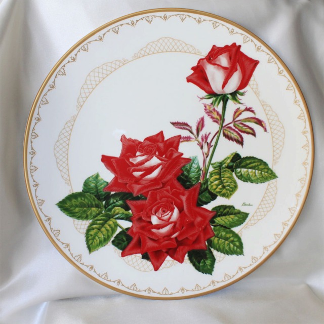 <br>1981年 ラブ ローズ Love Rose 赤いバラ レッドローズ  ベーム イヤーズ プレート　Roses of Excellence ローズ オブ エクセレンス コレクション ヴィンテージ 絵皿 ウォール プレート 飾り皿 プレゼント 【中古】 【送料無料】