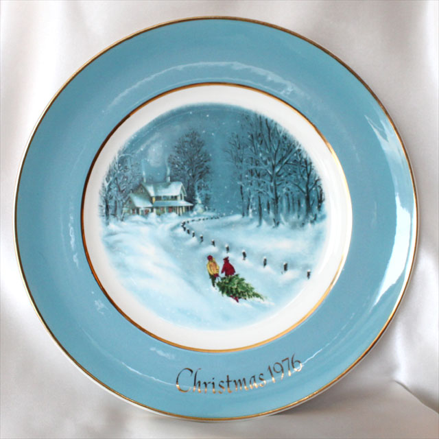 1976年 モミの木運び ブリンギング ホーム ザ ツリー Bringing Home the Tree クリスマス イヤーズ プレート エノク ウェッジウッド Enoch Wedgwood イギリス 絵皿 ウォールプレート 飾り皿 プレゼント ギフト 【中古】 【送料無料】 02P07Nov15 P14Nov15