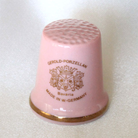 TCC ＦＲＧ ゲロルド Gerold Porzellan Hallmark of WGPH 現実の名窯 大広間目じるし ファクトリーマーク シンブル コレクターズ 野球クラブ シンブル 指貫き 生まれ落ちる日 差し上げ物 仕立てもの 寄せあわせ 個条 小物 02P23Aug15 【貨物輸送無料】