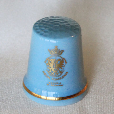 ロイヤル フランコニア Royal Franconia WGPH 現実の名窯 大広間目じるし ファクトリーマーク シンブル コレクターズ 野球クラブ 指貫き 生まれ落ちる日 差し上げ物 仕立てもの 寄せあわせ 個条 小物 The Hallmarked Thimbles of the World\u0027s Great Porcelain Houses【貨物輸送無料】
