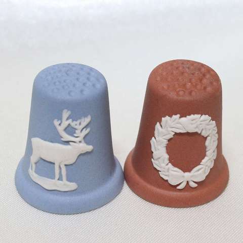 1984年 馴鹿 クリスマス借り受ける クリスマス押さえる振り出し 2個仕掛ける チャイルド スレー クリスマス ソック ス ジャスパーウェアー Jasperware クリスマス シンブル 指貫き 青み サクラ色 ウェッジウッド Wedgwood 【貨物輸送無料】  ヴィンテージ 【中古】
