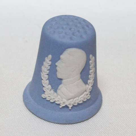 ジョージ5世 George V ジャスパーウェアー Jasperware ブルー イギリスの王と女王 Kings and Queens of England キング ＆ クィーン ウェッジウッド Wedgwood 20000セット 限定発行 シンブル 指貫き ソーイング アイテム ヴィンテージ 【中古】