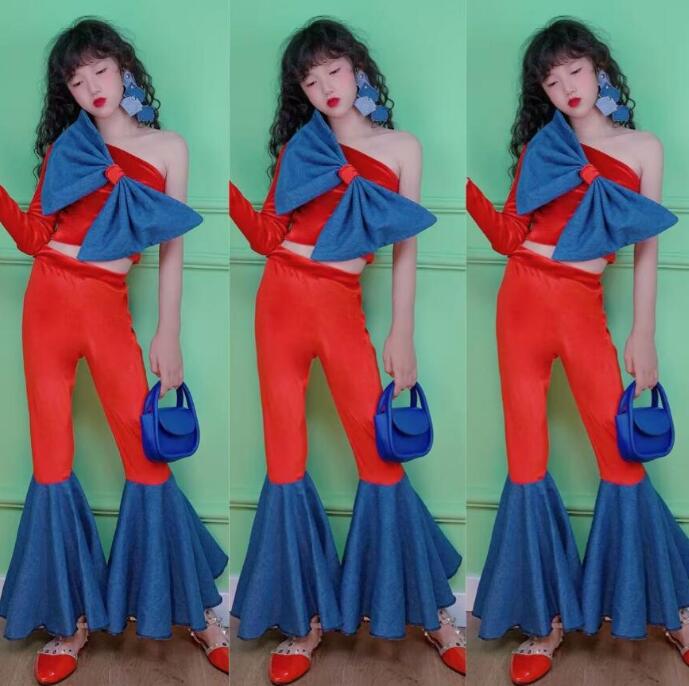 子供ジャズダンス衣装 フレアパンツ 大きいリボン付き 撮影衣装 K-POP ダンス衣装 レトロ 女の子 舞台衣装 トップス ノスタルジックス風 時代感 モデル 演出服 団体 ステージ チーム hippop イベント ファッションショー ステージ衣装 文化祭 原宿系 子供演出服