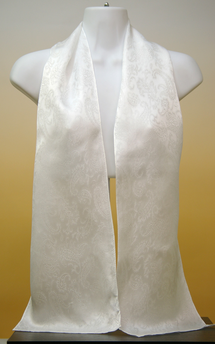 【楽天市場】リボン結びできる白スカーフ草木染にも使用可能,丹後シルク100%シルクサテン(ペイズリー織柄)使いやすいsize 21cm×