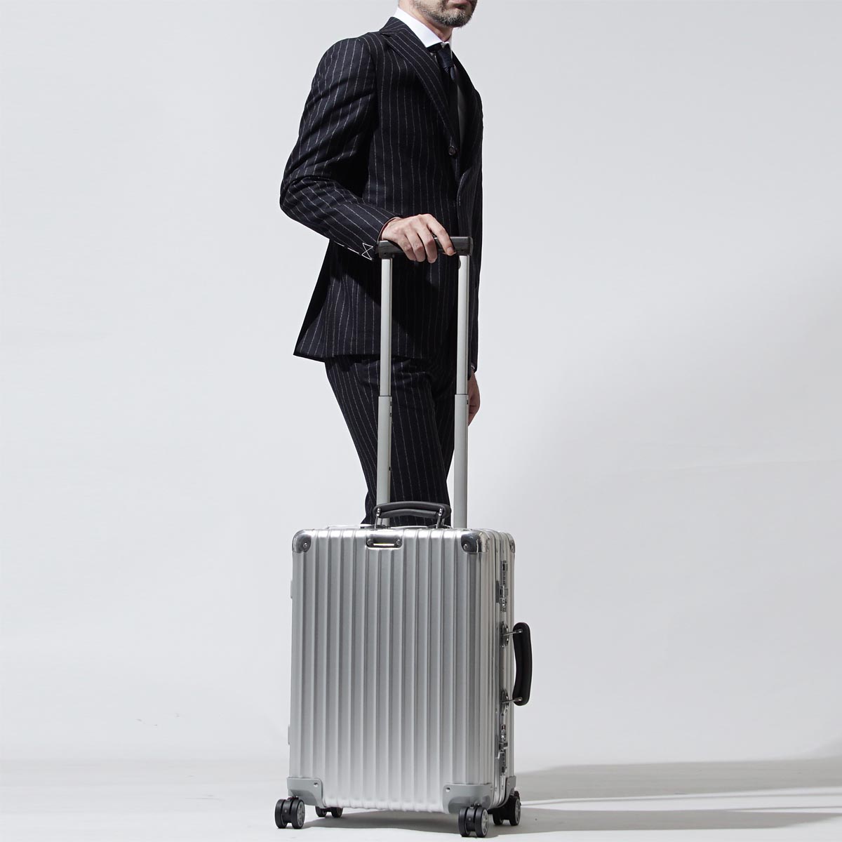 rimowa classic flight black