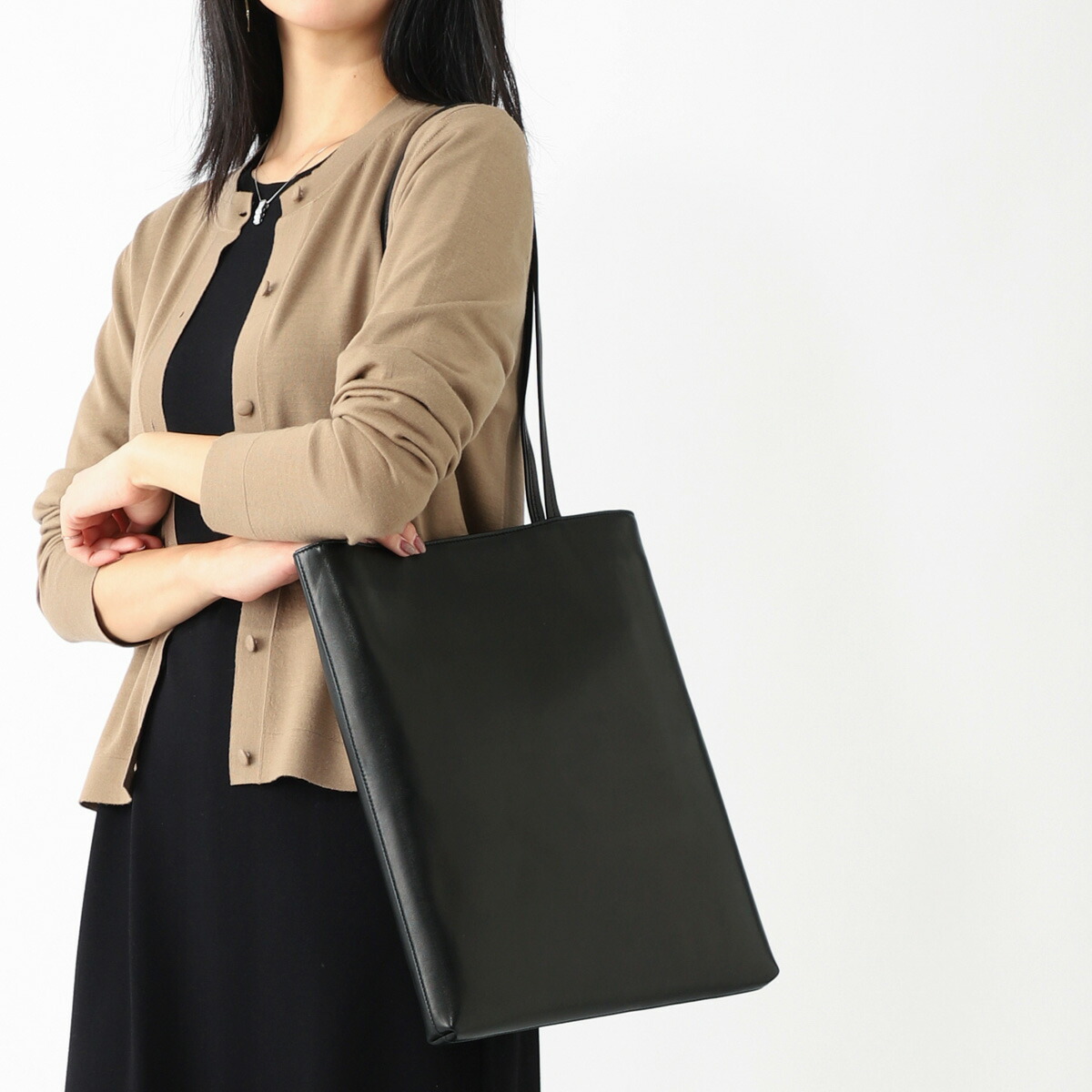 人気★THE ROW★ソフトマルゴー15 スエードトップハンドルバッグ The Row Soft Margaux 15 Bag in Leather
