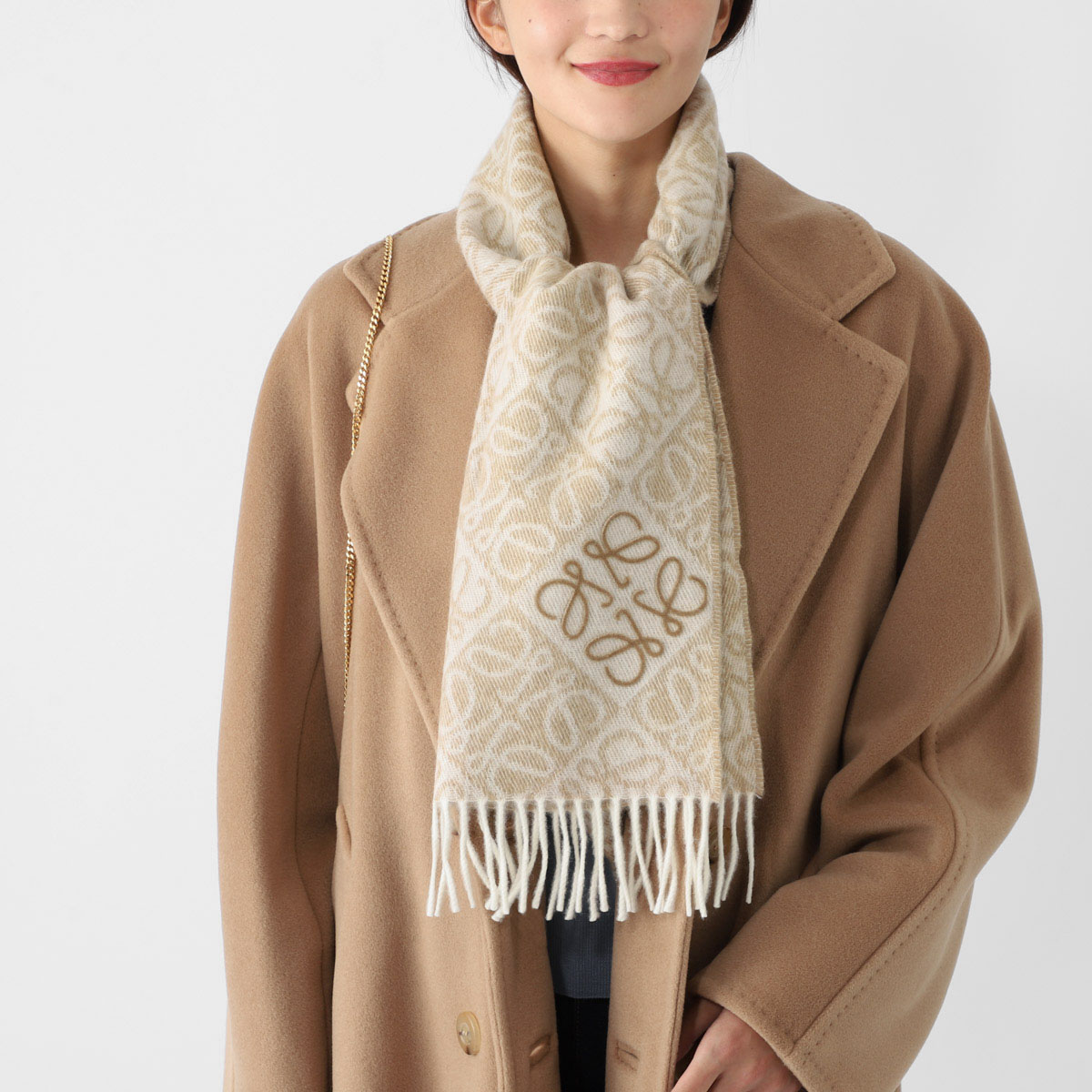 未使用品 ロエベ LOEWE スカーフ アナグラム 56cm×54cm シルク LOEWE アナグラムスカーフ｜トゥモローランド 公式通販