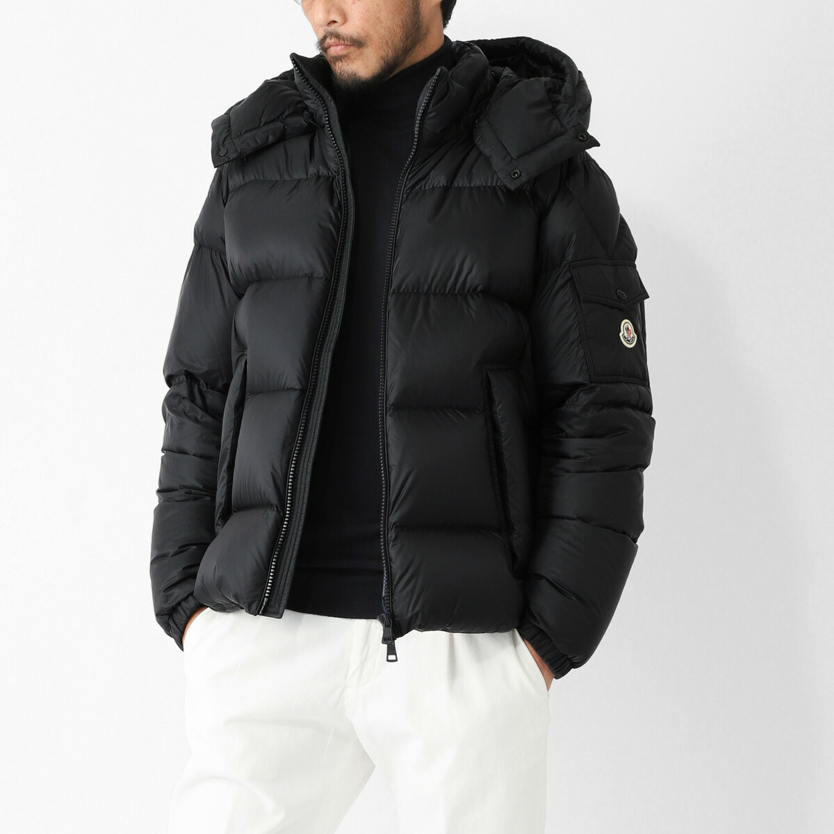 【極美品】MONCLER MONTCLA ブラック 2サイズ　ダウンジャケット モンクレール MONCLER MONTCLA ダウンジャケット ブラック ナイロン