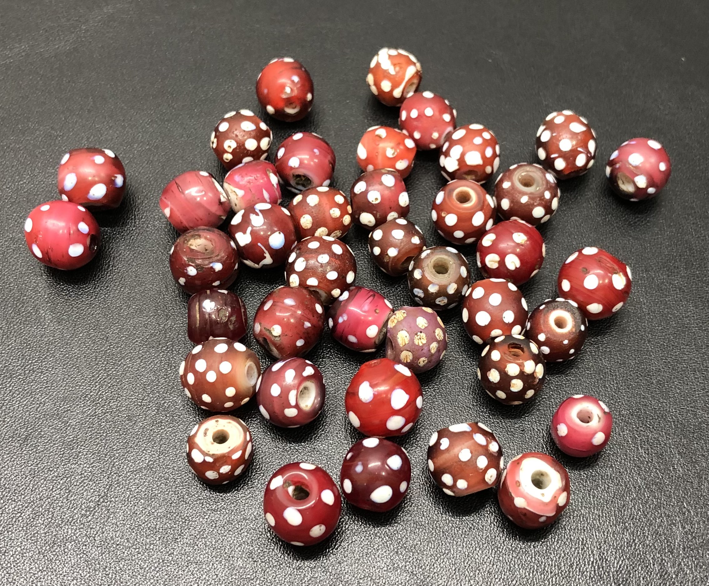 楽天市場】スカンクビーズ 赤白 ゴローズ検索 1粒の価格になります