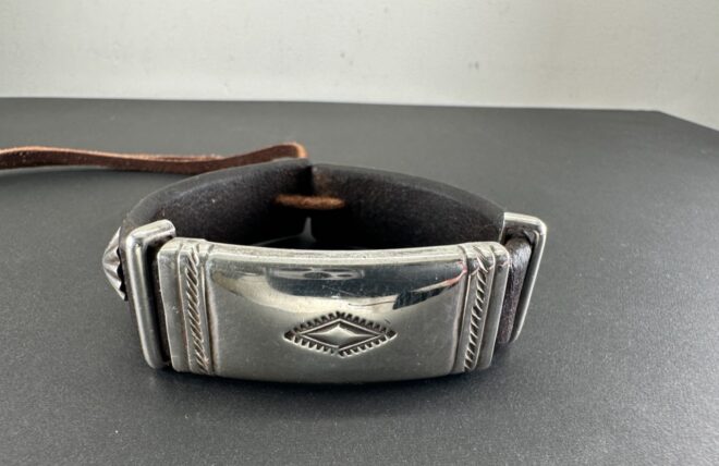 原宿ゴローズ　goro's　コンチョ付きレザーブレス 原宿ゴローズ goro's コンチョ付きレザーブレス goro's(ゴローズ