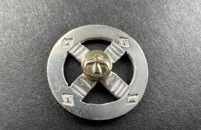 よ*や様 ゴローズ メディスンホイール 雰囲気抜群！ 美品。 楽天市場】【中古】goro's ゴローズ 金メタル メディスンホイール K18