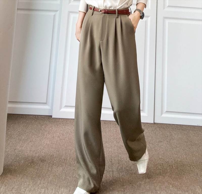 ボトムス パンツ モード系 パンツ ワイドパンツ ロング丈 とろみ感 ワイド 無地 クール オールシーズン 20代 こなれ感 おしゃれ ロング エレガント ファスナー 大人 ボトムス シンプル ポケット ストレート 上品 かっこいい プリーツ
