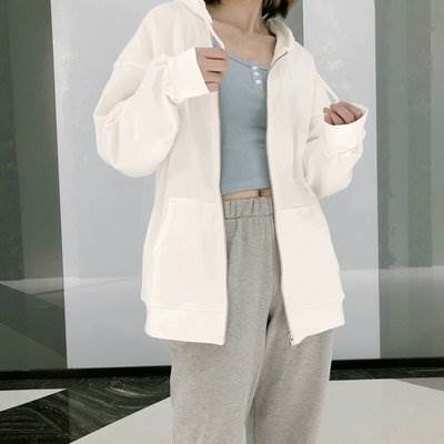 トップス デート 女子会 デート ブラウス お洒落 スタイル きれいめ モテ 存在感 ファッション トレンド カジュアル 着回し パーカー 大人 インスタ映え 大人女子 トップス コーデ 流行 大人可愛い かわいい 主役級 シンプル