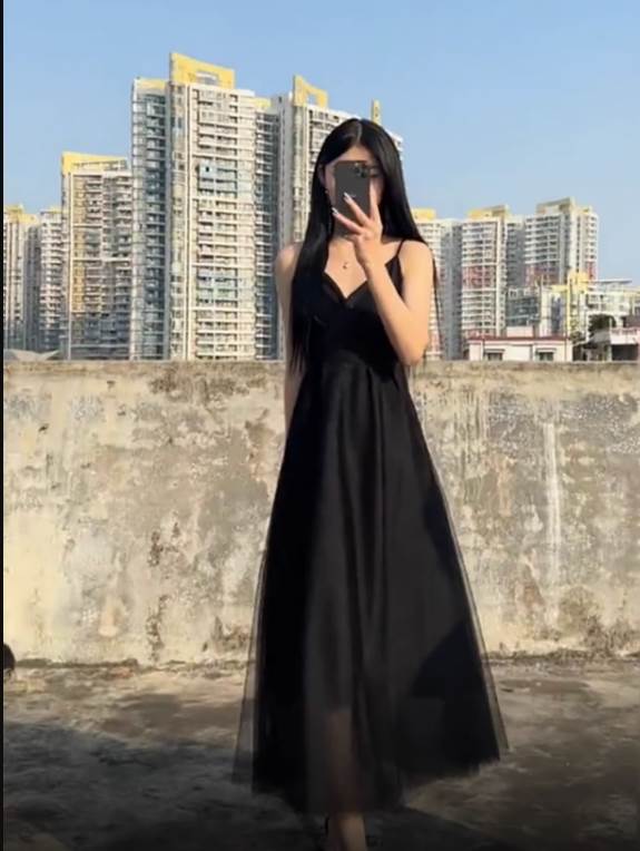ワンピース ワンピドレス 大人可愛い ワンピドレス ロング丈 セクシー ルーズ ノースリーブ 結婚式 ガーリー きれいめ 無地 夏 ラフ 二次会 春 存在感 おしゃれ ワンピース 主役級 Aライン 肌見せ 上品 Vネック かわいい