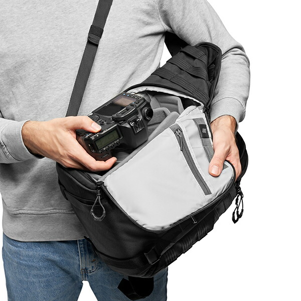 ロープロ Lowepro LP37266-PWW プロタクティック メッセンジャーバッグ ブラック MSG160AW